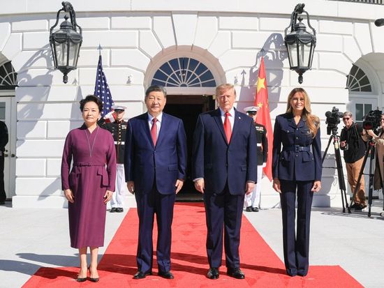 Xi, Peng Liyuan have tea chat with Trump and his wife