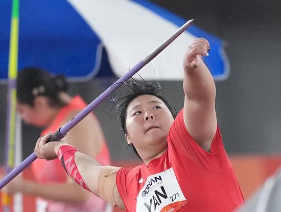 China takes three golds as Boonson ties Asian 200m record