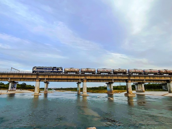 Jingyuan Manshui Bridge: From water facility to public space