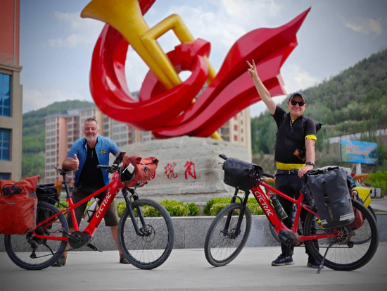 Two German writers retrace the Long March by bicycle
