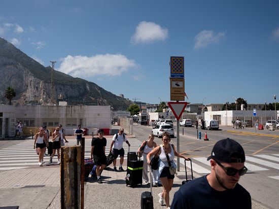 EU tightens migration chain as return rules approved