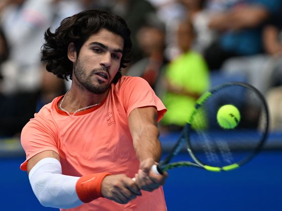 Alcaraz through to Japan Open semis after Shapovalov injury