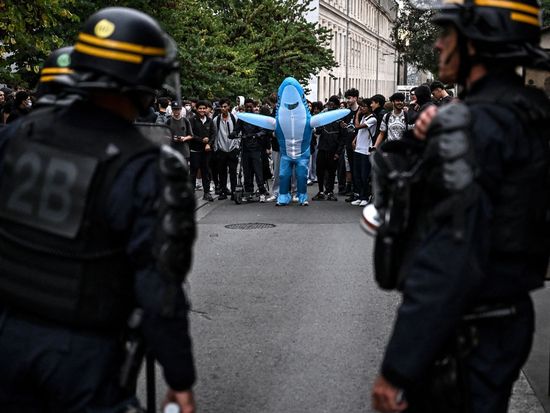 Hundreds of French high schools closed as student protests continue