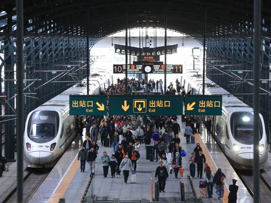 China's railways see holiday return peak amid vibrant tourism market
