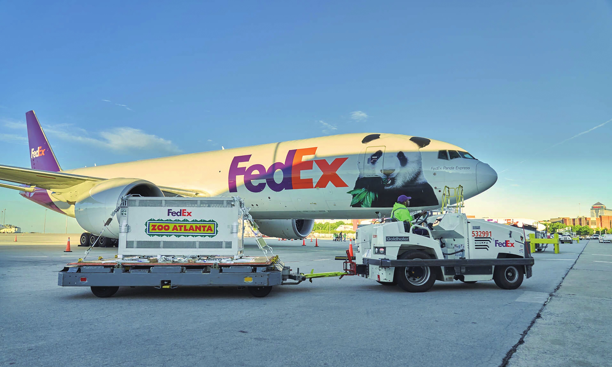 A chartered flight carrying giant pandas Fu Shuang and Ping Ping arrives in Atlanta, the US, on September 27, 2026. Photo: Zoo Atlanta
