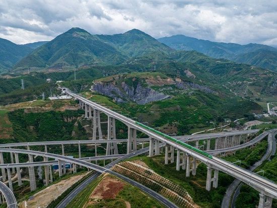 China-Laos Railway's foreign trade value tops 100 billion yuan