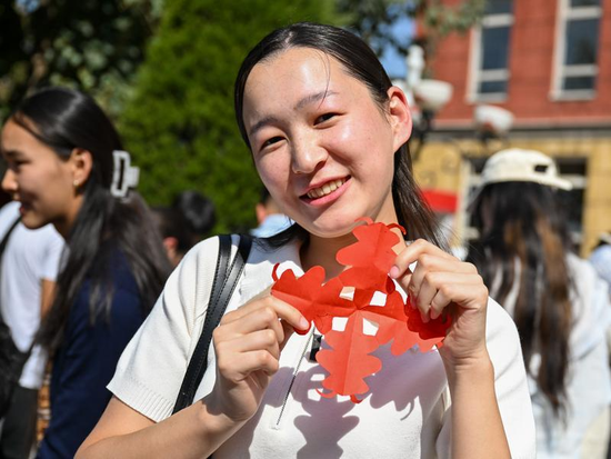 Learning Chinese in vogue among Kyrgyzstan's youth