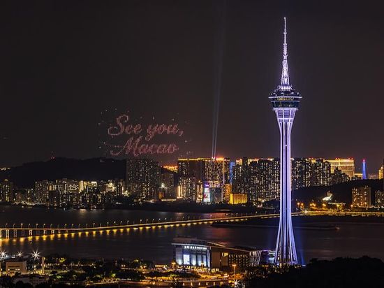 Macao draws record National Day crowds