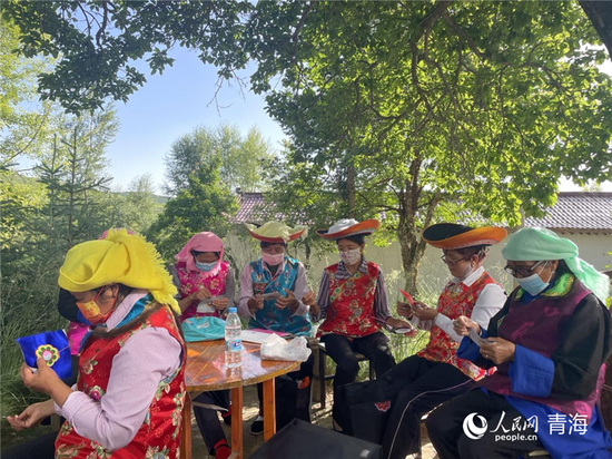 Coiled embroidery of Tu ethnic group weaves a thriving industry
