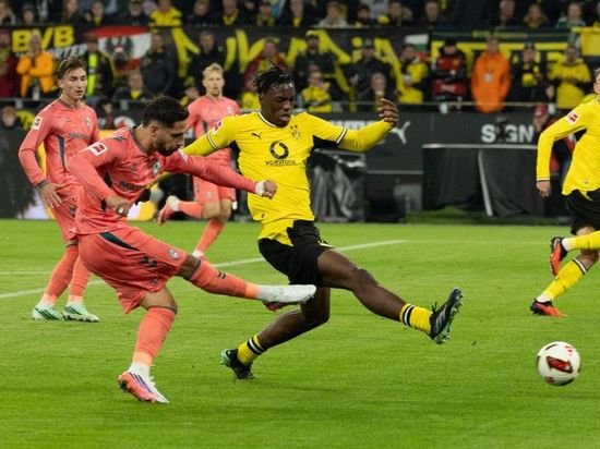 Bundesliga football match: Borussia Dortmund vs SV Werder Bremen