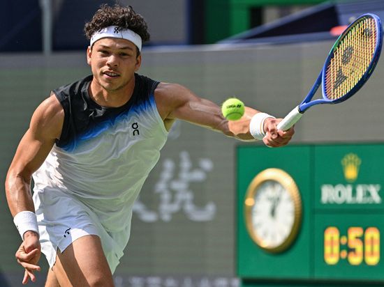 Shelton dumped out in Shanghai but Zverev ploughs on