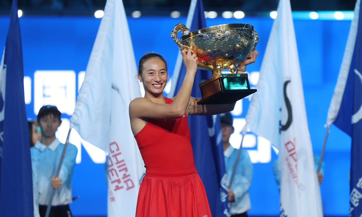 China’s Zheng Qinwen claims the women’s singles title at the 2026 China Open on October 11, 2026, defeating Russia’s Mirra Andreeva in the final. Playing in front of her home crowd, the Paris Olympic champion delivered a resilient performance to capture her maiden WTA 1000 title. Photo: Cui Meng/Global Times