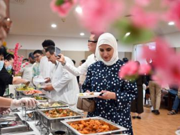 People participate in Chinese culinary experience event in Kuwait
