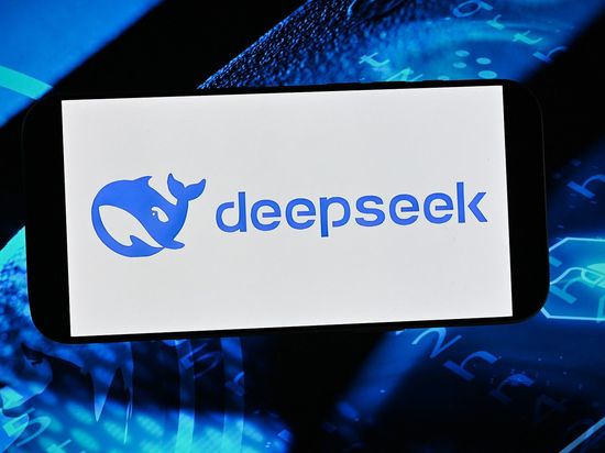 DeepSeek offers compensation after restoring from service outage