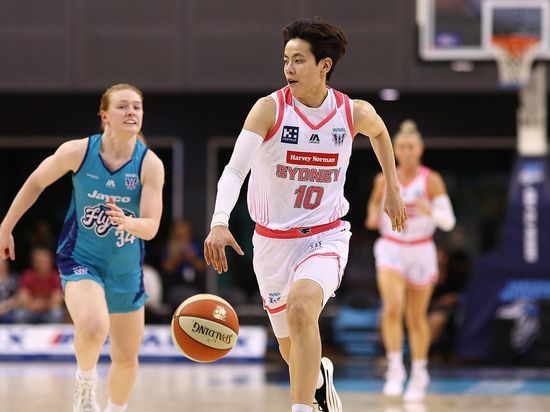 Yang Shuyu, Wang Siyu score 11 points each on WNBL debuts in Australia