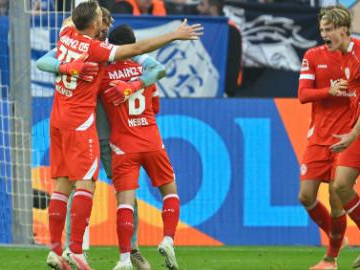 German first division Bundesliga football match: FC Schalke 04 vs. FSV Mainz 05