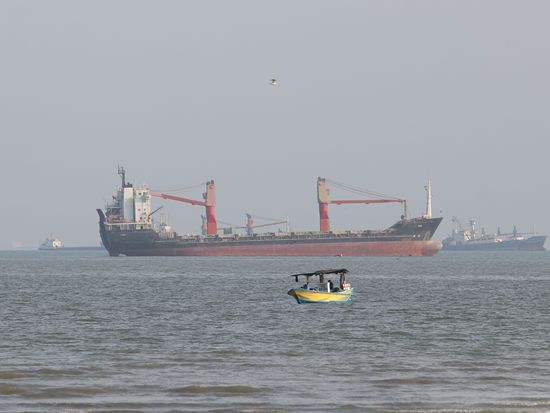 Iran says its 7-day plan to reopen Hormuz Strait still on table
