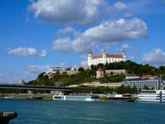 Slovakia's 2025 GDP growth revised up to 0.9 pct
