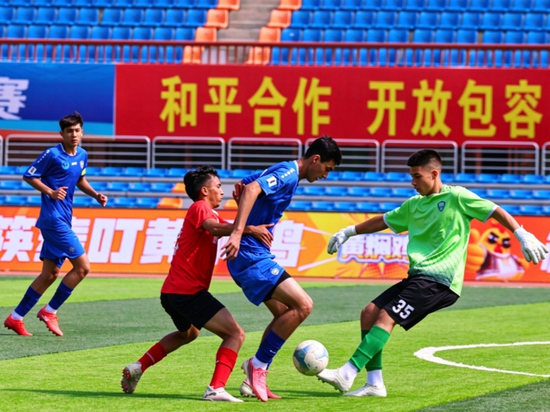 Border town in Xinjiang leverages football to bridge cultures and drive local growth