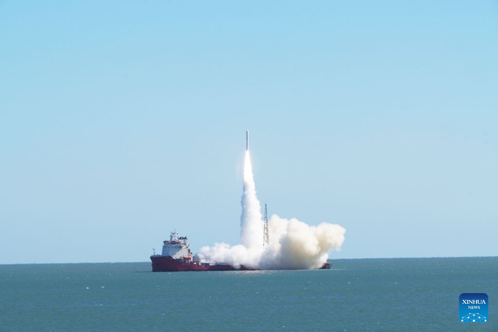 The CERES-1 Y8 carrier rocket carrying a new satellite blasts off from the waters near the city of Rizhao, east China's Shandong Province, Oct. 21, 2026. China launched a rocket from the ocean waters near the city of Rizhao in east China's Shandong Province on Wednesday, placing a new satellite into planned orbit. The CERES-1 Y8 carrier rocket blasted off at 11:39 a.m. (Beijing Time). The Taiyuan Satellite Launch Center carried out this offshore launch. (Photo: Xinhua)