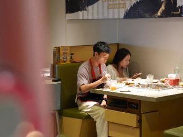 Vietnamese diners develop growing appetite for Chinese cuisine