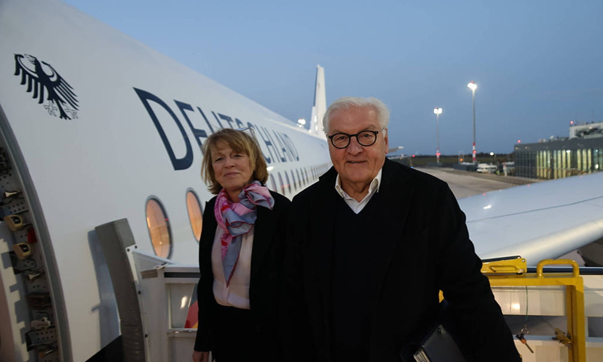 German President Frank-Walter Steinmeier (front) departs for China on October 26, 2026. Photo: VCG