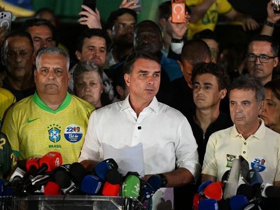 US to grant visas to Flavio Bolsonaro and his family after Brazil election loss