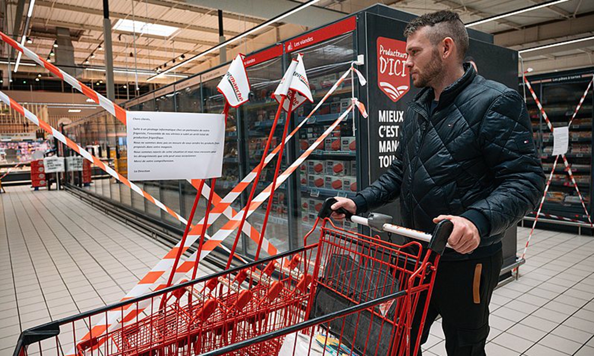 Several large and medium-sized retailers in France suffered a cyberattack affecting their refrigeration equipment on the night of Monday, October 12, 2026. Photo: VCG