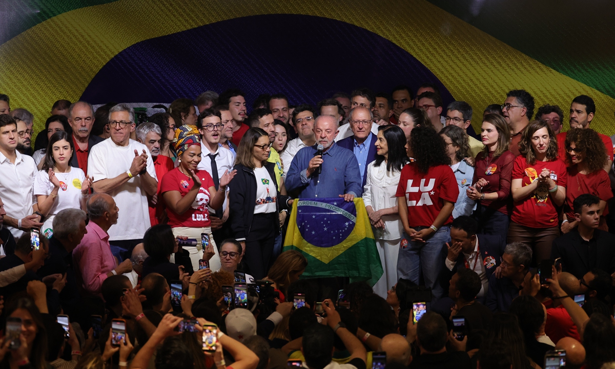 Brazilian President Luiz Inacio Lula da Silva (center) delivers a speech after winning the election in Sao Paulo, Brazil, on October 25, 2026. Photo: VCG