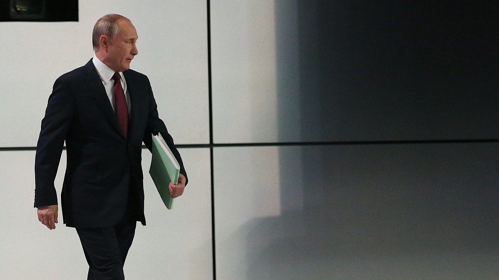 Putin announces plans to run for president in 2024