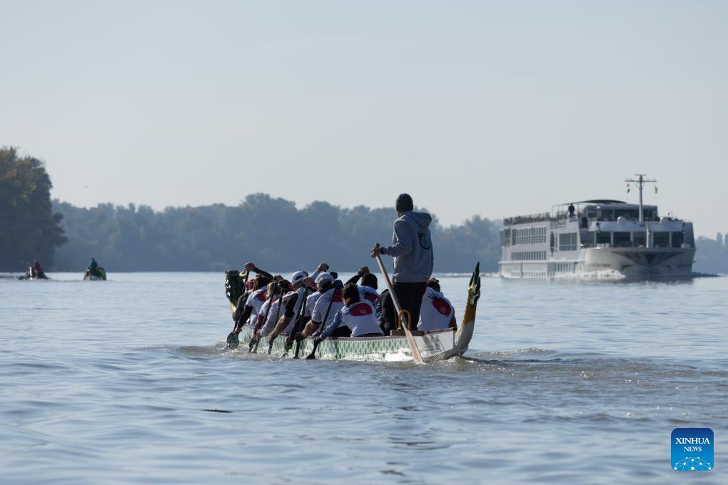 Dragon boat race held in Hungary