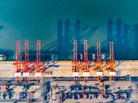 China's foreign trade up 5.6 pct in April