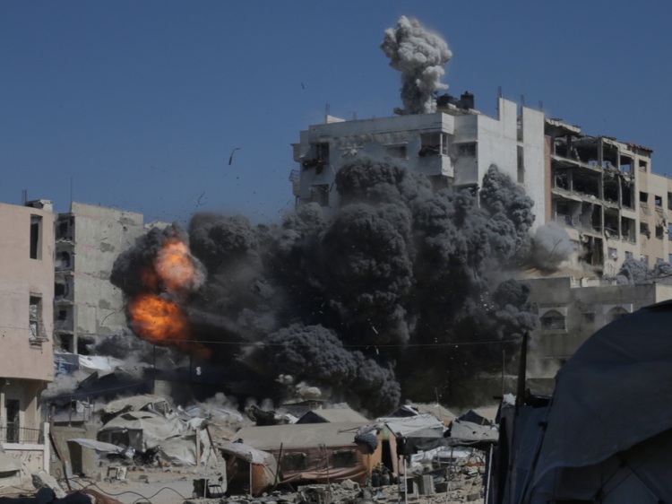 Israeli army destroys another multiple-story building in Gaza City