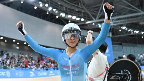 Leung Wing Yee of HK wins gold of women's Madison final of cycling track at National Games