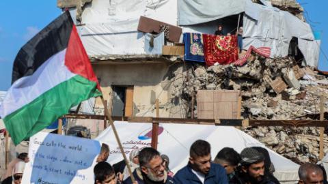 Palestinians demand provision of temporary housing in Al-Shati refugee camp