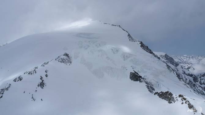 瑞士雪山.jpg