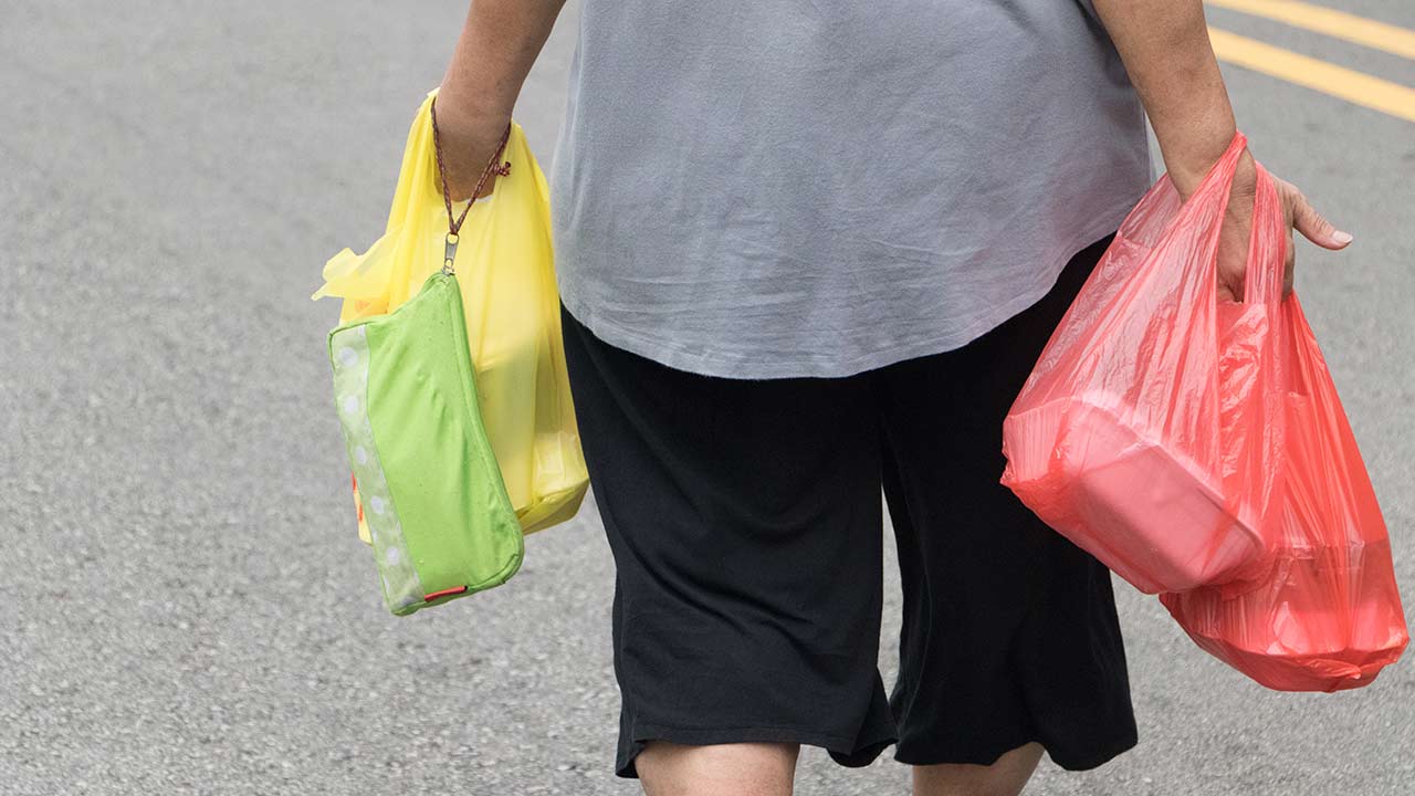 3382904_042318-wabc-plasticbags.jpg