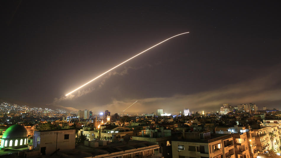 ct-trump-syria-airstrikes-20180413-002.jpg