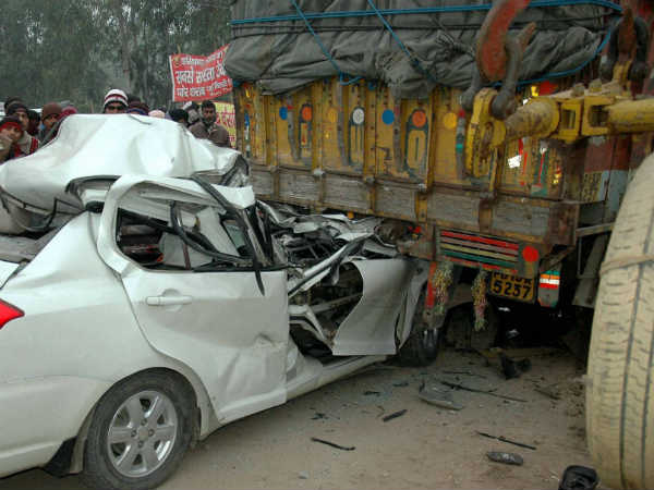 09-road-accident.jpg
