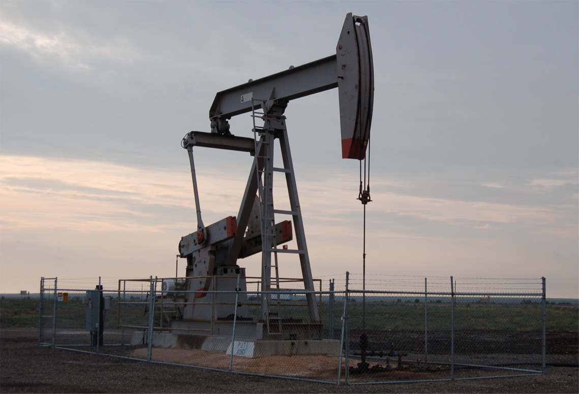 oil_well_pumper001.JPG