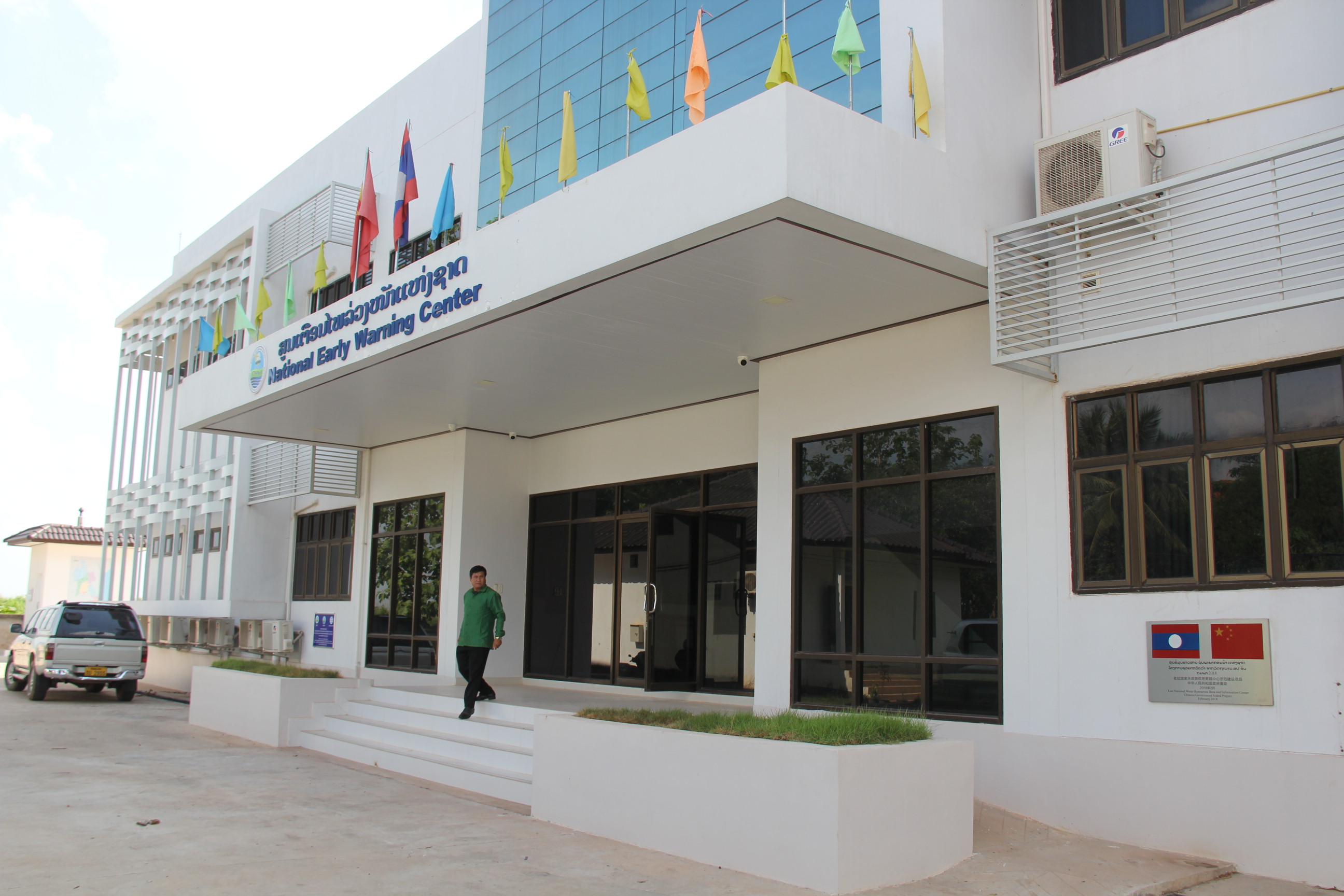 中国政府援建的老挝国家水资源信息数据中心，位于国家预警中心内3.JPG