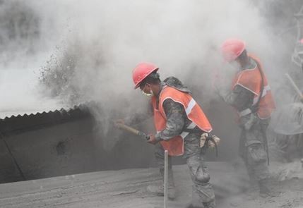 Guatemalavolcano.JPG