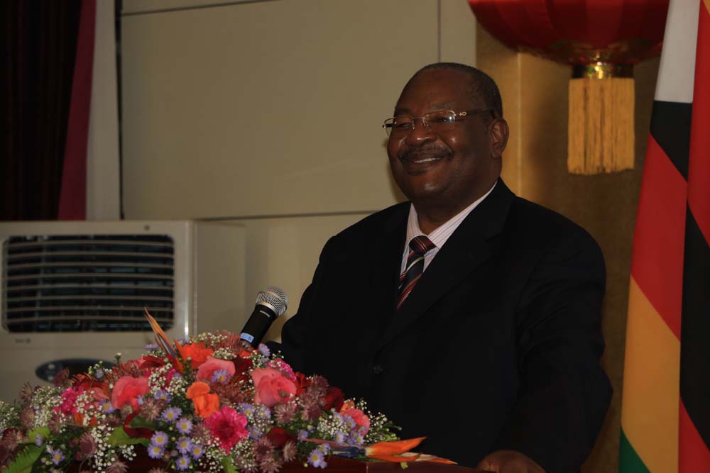 Zimbabwean Home Affairs Minister Obert Mpofu announces that the Zimbabwean government will grant visa on arrival for Chinese tourists starting from July 1st this year on Thursday, June 7, 2018. [Photo: China Plus/Gao Junya]