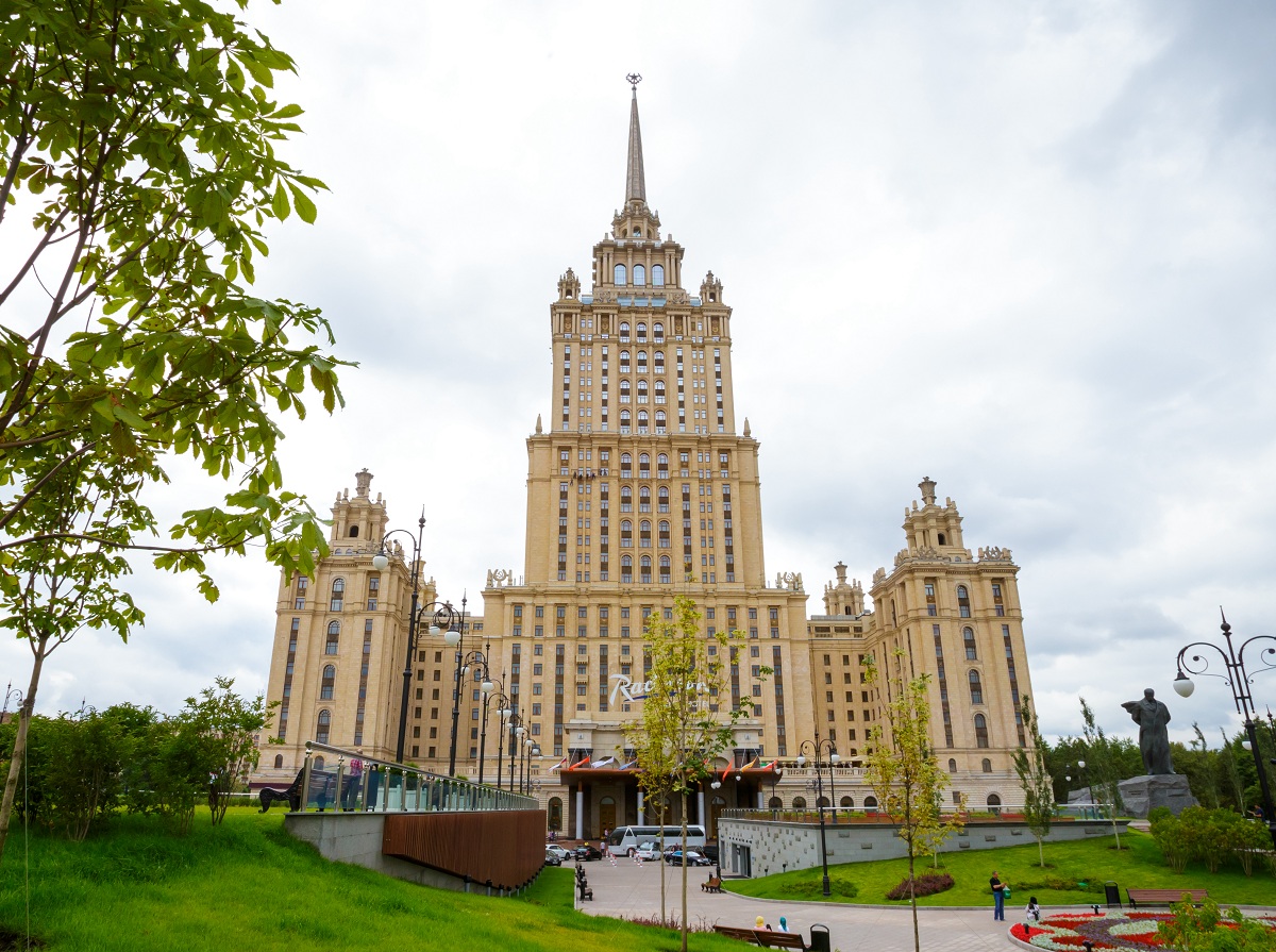 Hotel_Ukraina__Radisson_Royal_Hotel_Moscow.jpg