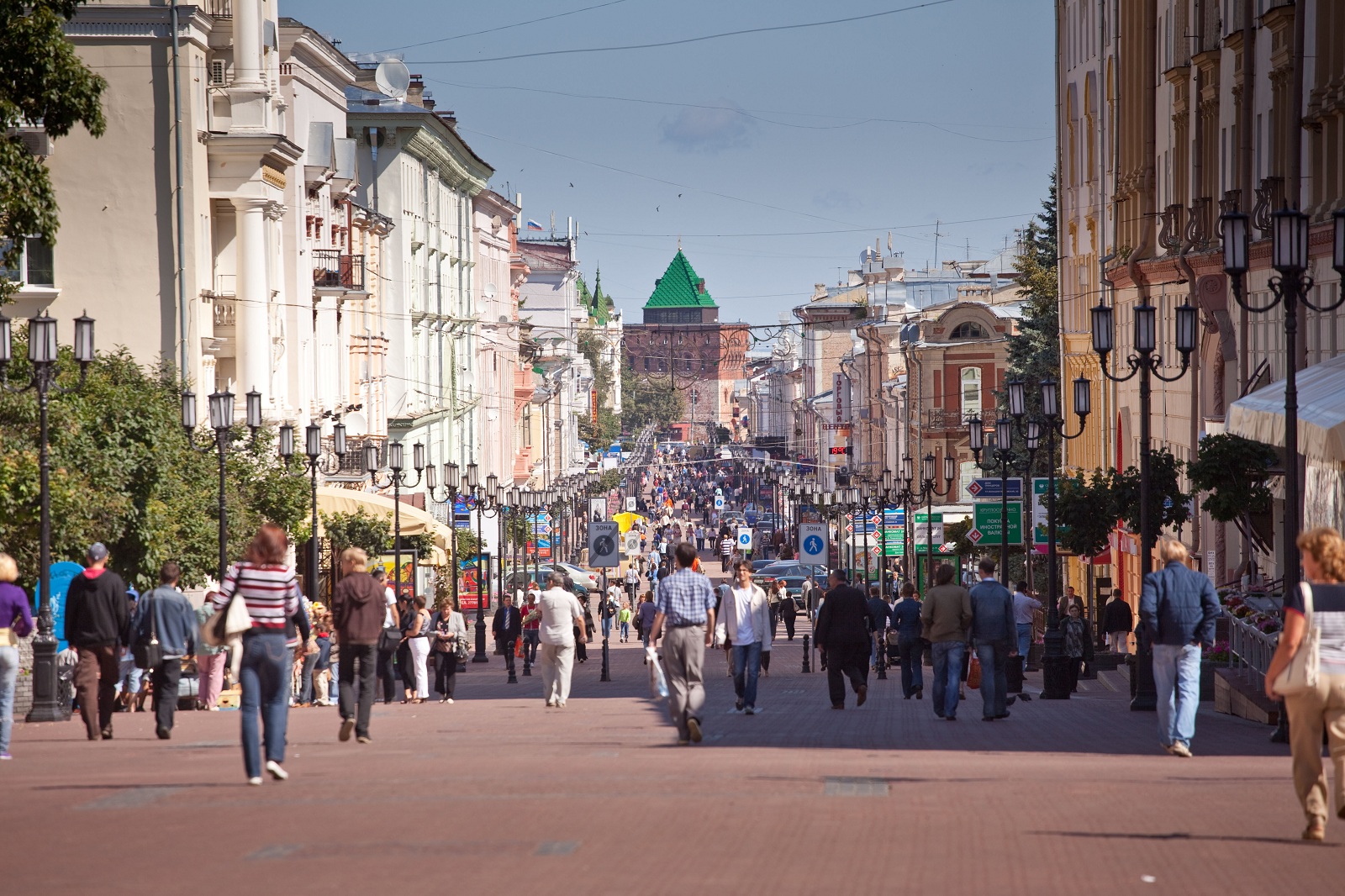 Bolshaya_Pokrovskaya_Street_2-kilometer_long_pedestrian_street_a_favorite_spot_with_locals_and_visitors.jpg