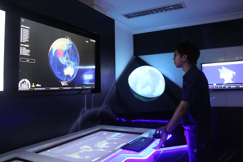 泰国地理信息与空间技术发展署的卫星运行中心2.JPG