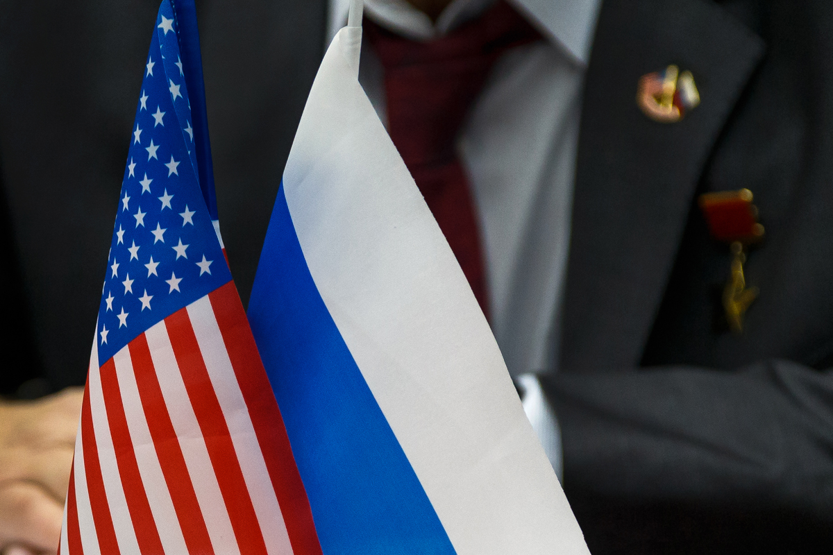 US-Russia-Flag-01.jpg