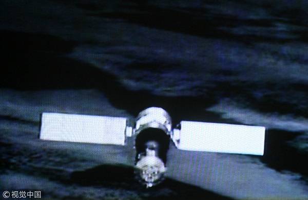神七号伴飞小卫星拍摄的神七照片2008年9月28日.jpg