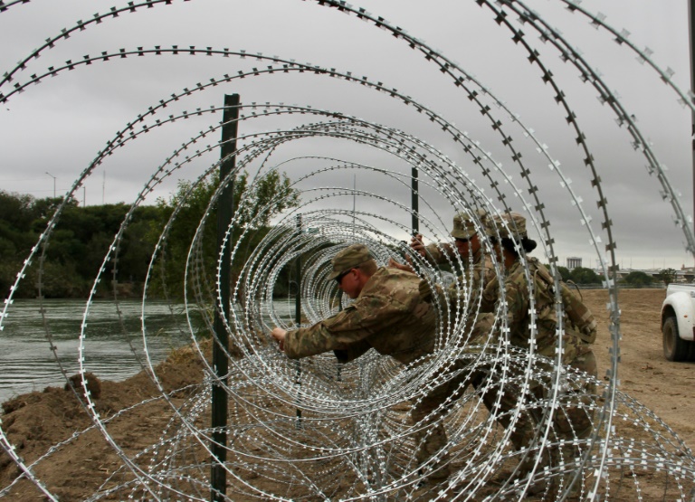 US Army border fence.jpg