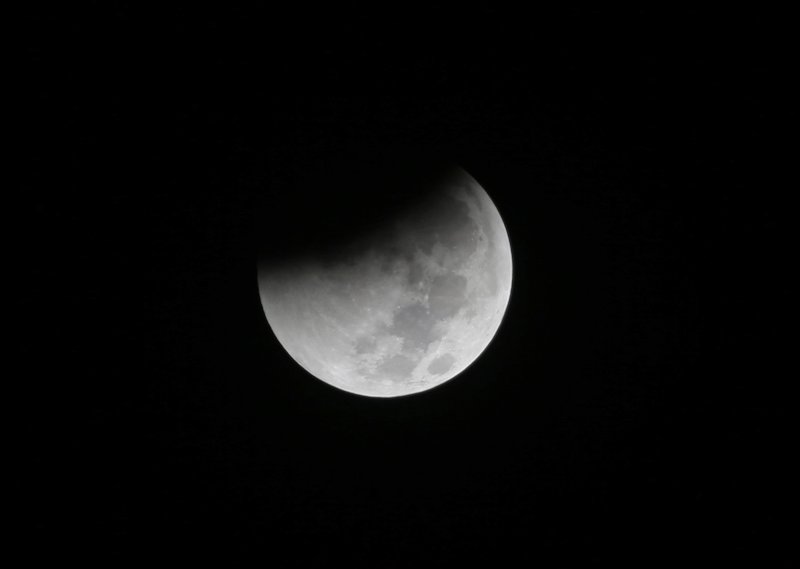 Total lunar eclipse.jpeg